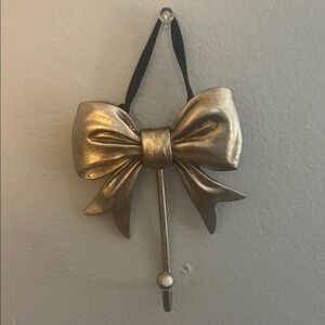 Elegant Gold Bow Wall Hook